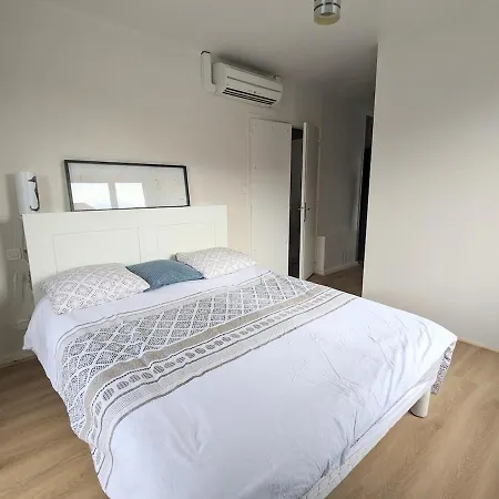 Maison Avec Piscine, House With A Pool *