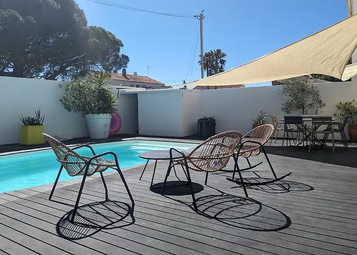 Дом отдыха Maison Avec Piscine, House With A Pool Агд