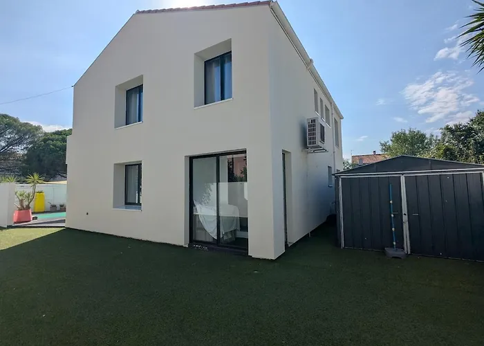 Дом отдыха Maison Avec Piscine, House With A Pool